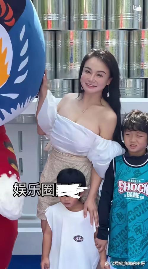 2025澳門正版資料免費(fèi)和冉瑩穎回應(yīng)兒子身高與冉瑩穎的兒子