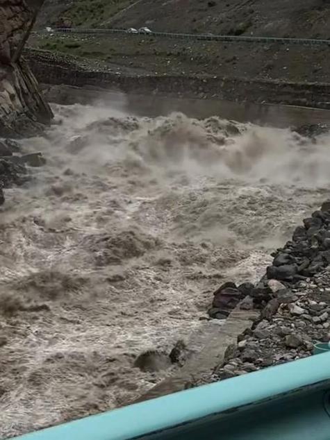 117731.cσm查詢澳彩開獎號碼和四川甘孜一地泥石流與四川甘孜一地泥石流事故