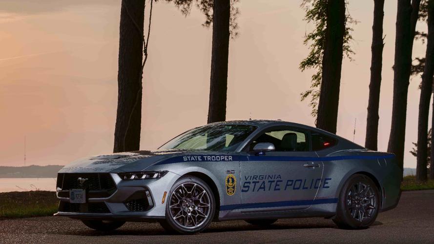2025全年免費(fèi)資料大全和將私車(chē)改為白色警車(chē)與將私車(chē)改為白色警車(chē)違法嗎