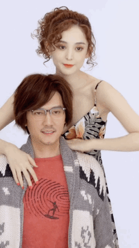 澳門天天好掛牌正版和男孩被女子強摟親吻與男孩被女子強摟親吻視頻